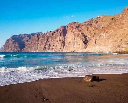 Incleibles Vistas Al Oceano Y Piscina. Acantilado de los Gigantes